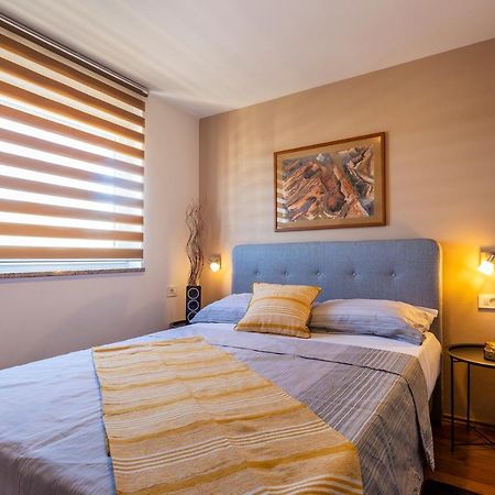 Apartman Ember Pula Exteriér fotografie
