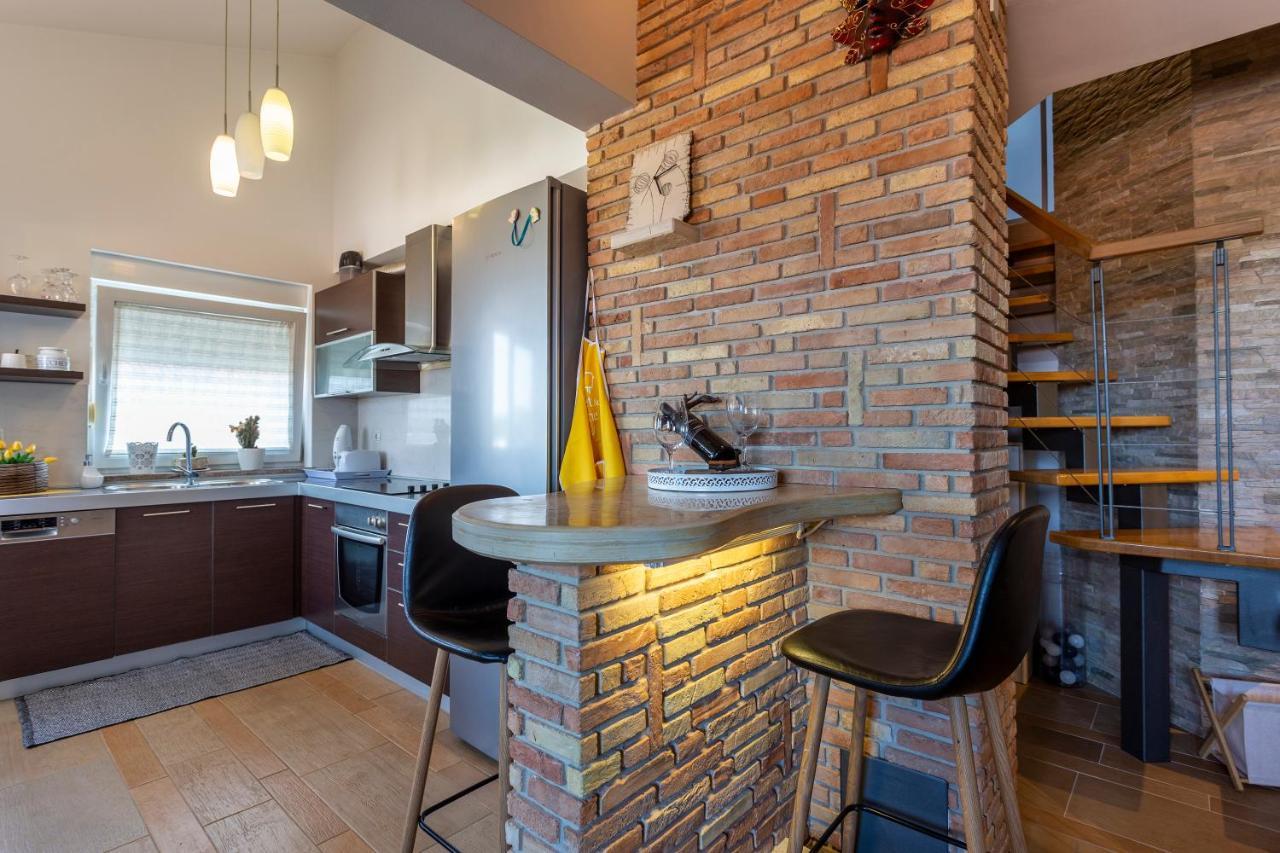 Apartman Ember Pula Exteriér fotografie